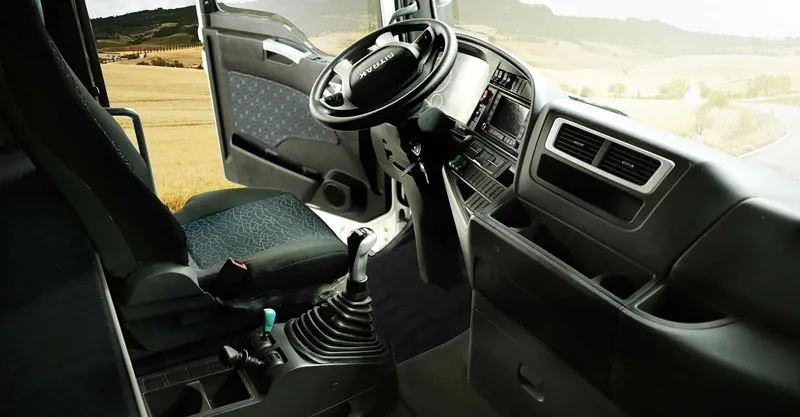 Truck de cargaison 8x4 Sitrak C7H