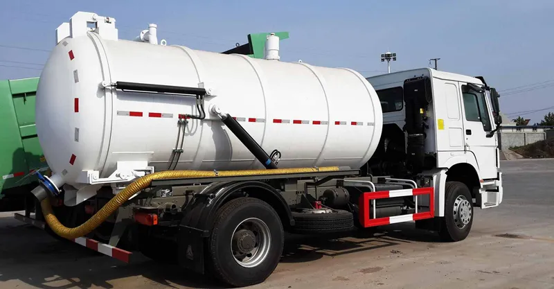 Camion de nettoyage à vide d'assainissement 6x4 Howo-7