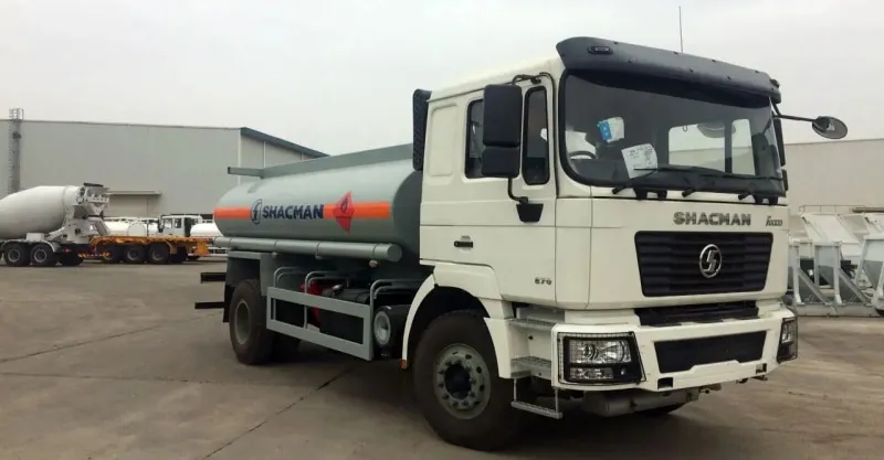 camion de pétrolier 4x2 Shacman F2000