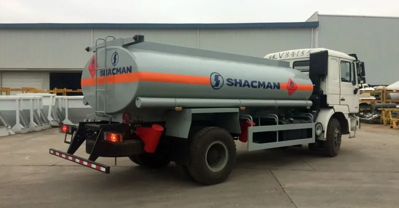camion de pétrolier 4x2 Shacman F2000